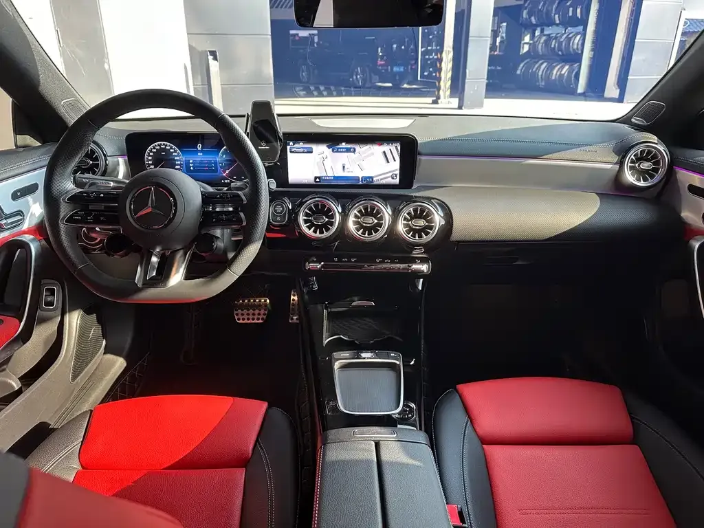 Mercedes-Benz CLA AMG — фото 9