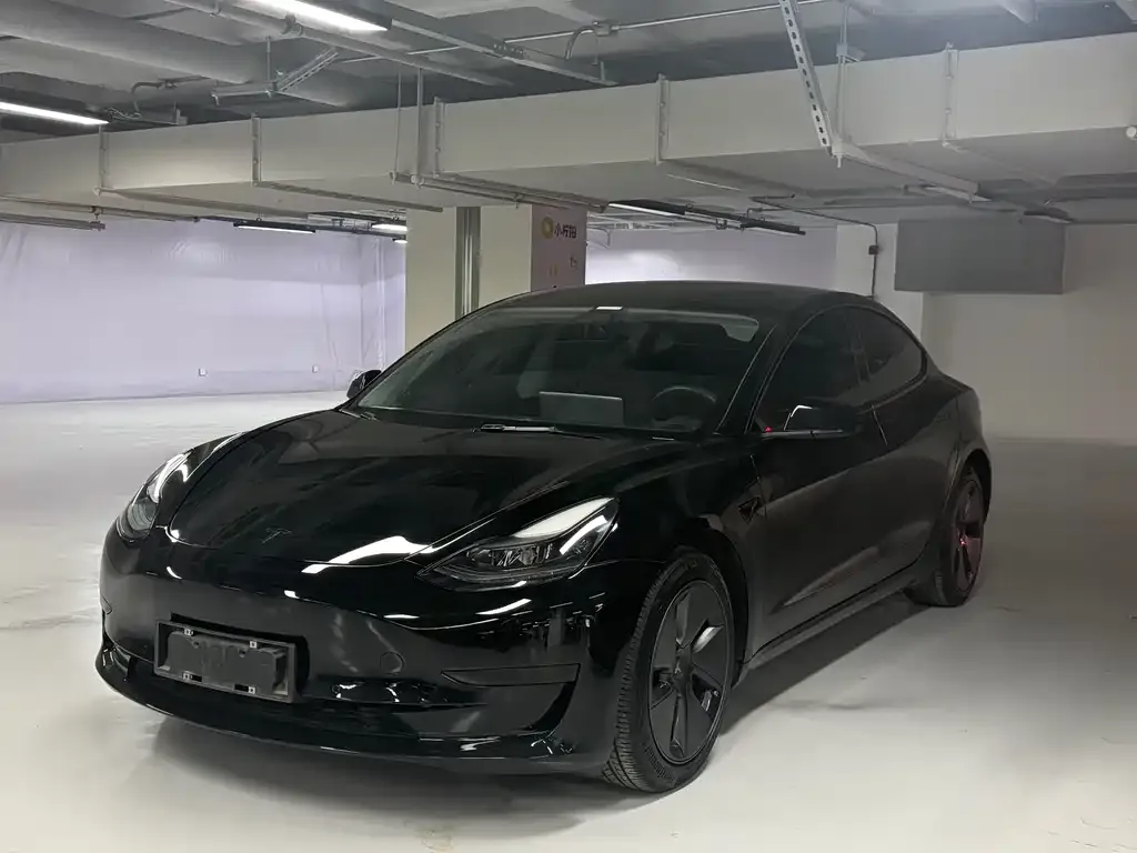 Tesla Model 3 — фото 1