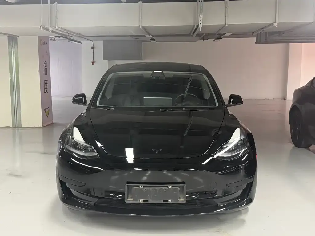 Tesla Model 3 — фото 10