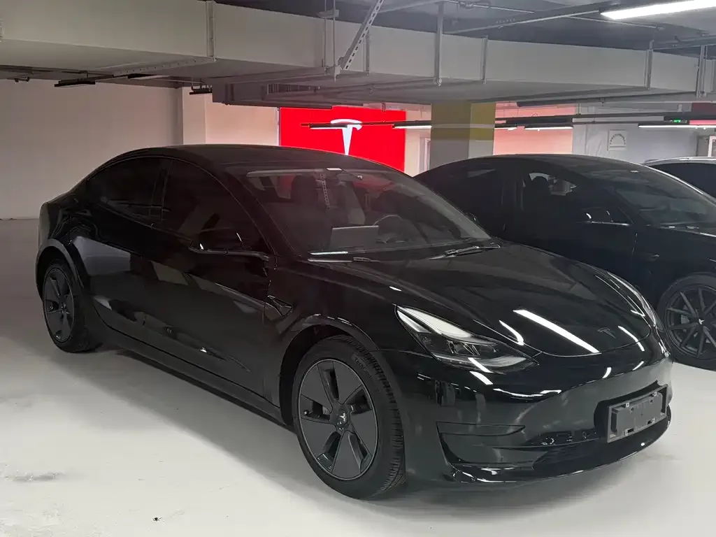 Tesla Model 3 — фото 9