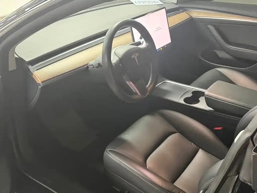 Tesla Model 3 — фото 5