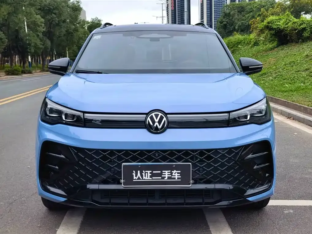 Volkswagen Tiguan L — фото 5