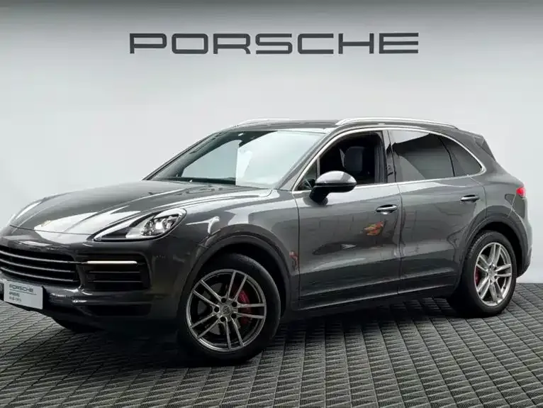 Porsche Cayenne — фото 1
