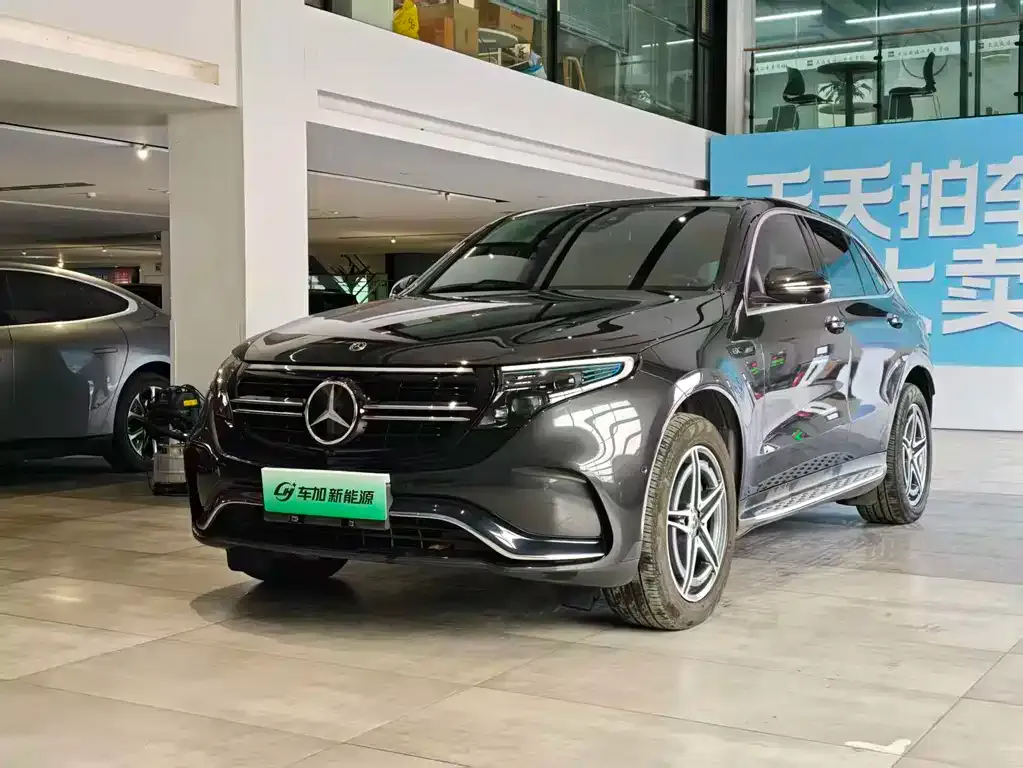 Mercedes-Benz EQC — фото 1