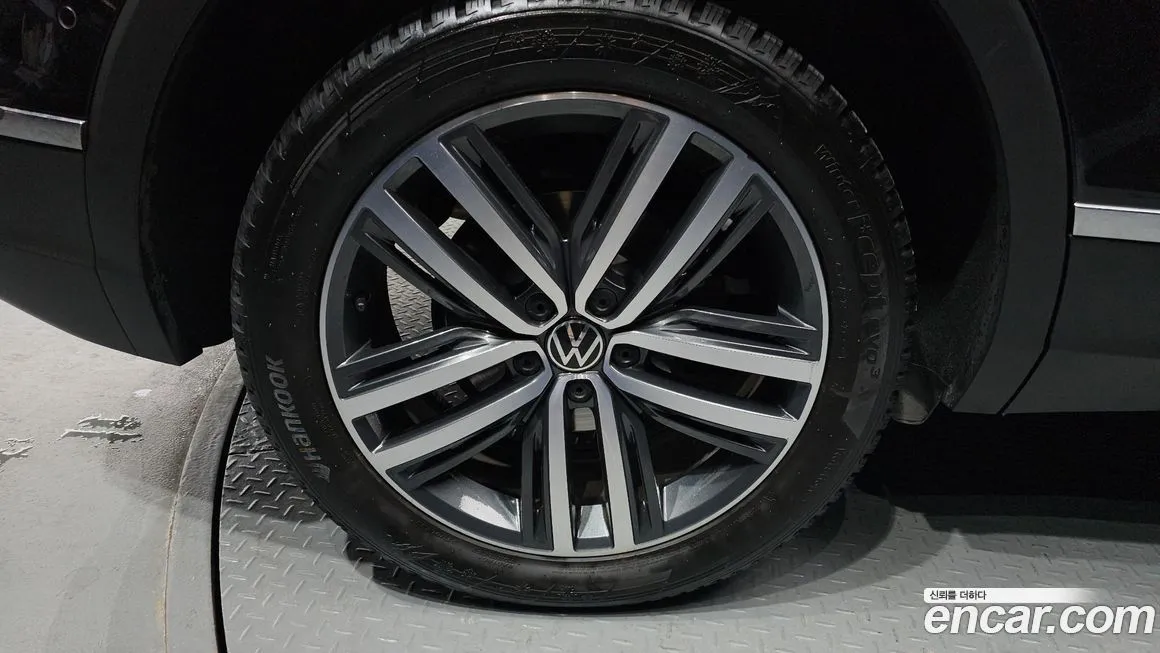 Volkswagen Tiguan — фото 5