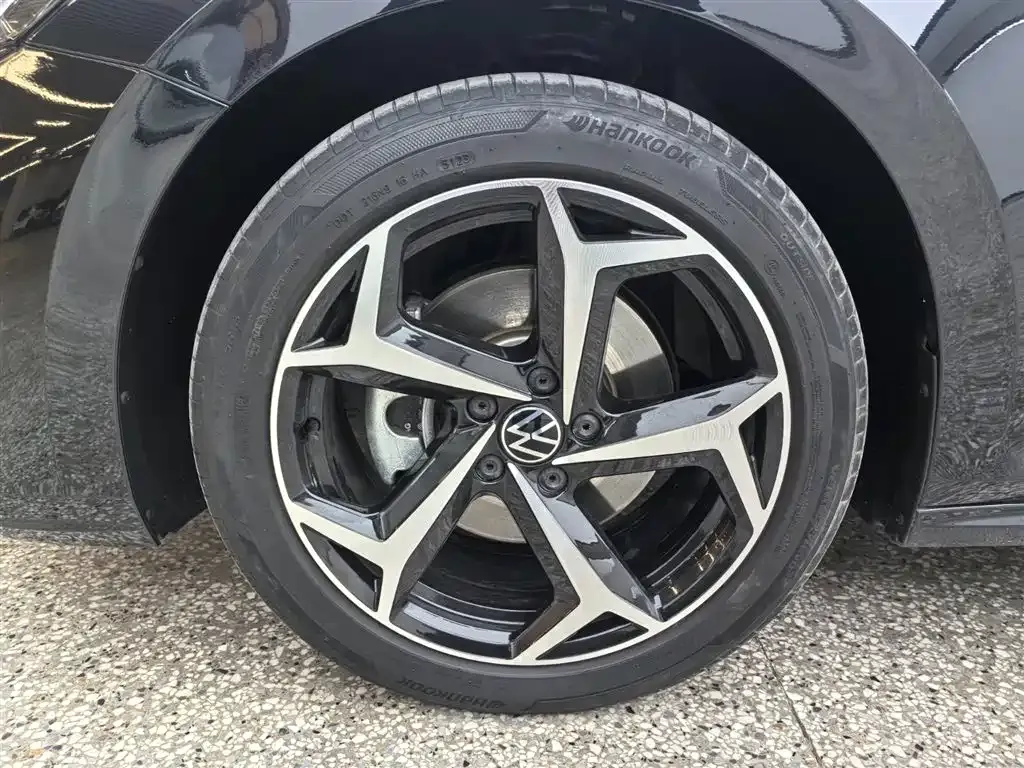 Volkswagen Passat — фото 6