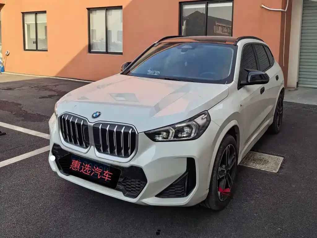 BMW X1 — фото 1