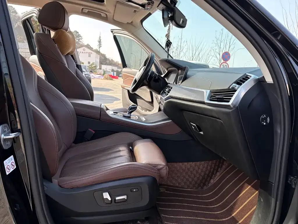 BMW X5 (Import) — фото 2