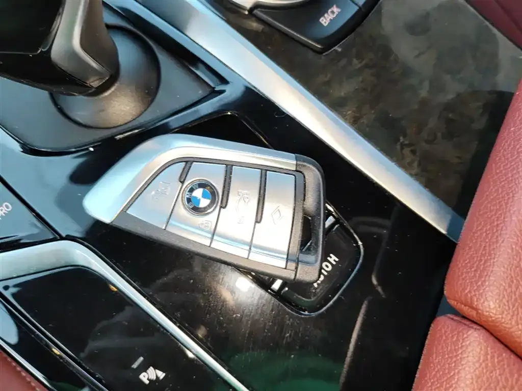 BMW 5 Series — фото 3