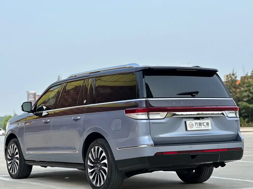 Lincoln Navigator One — фото 8