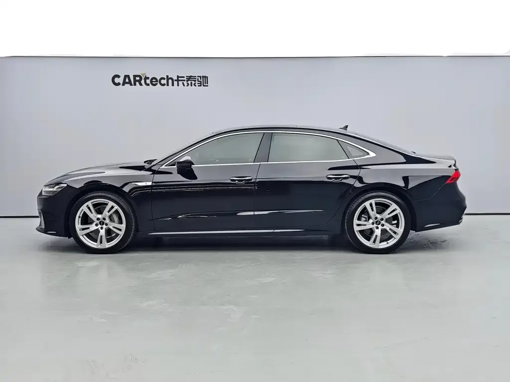 Audi A7L — фото 7