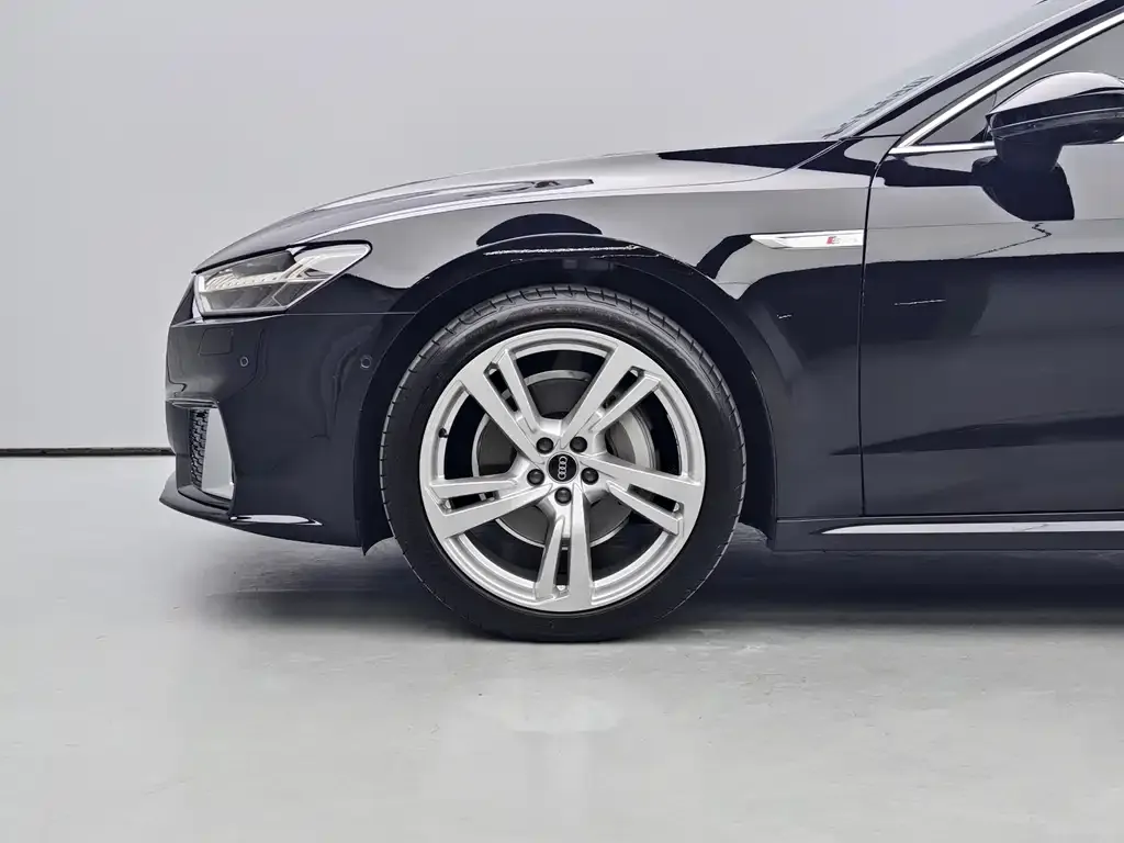 Audi A7L — фото 2