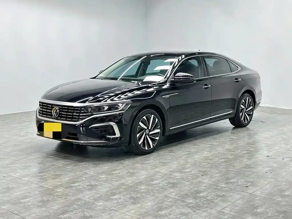 Volkswagen Passat — фото 1
