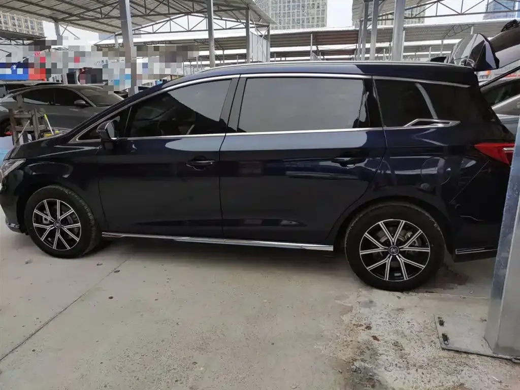 BYD MAX New Energy — фото 10