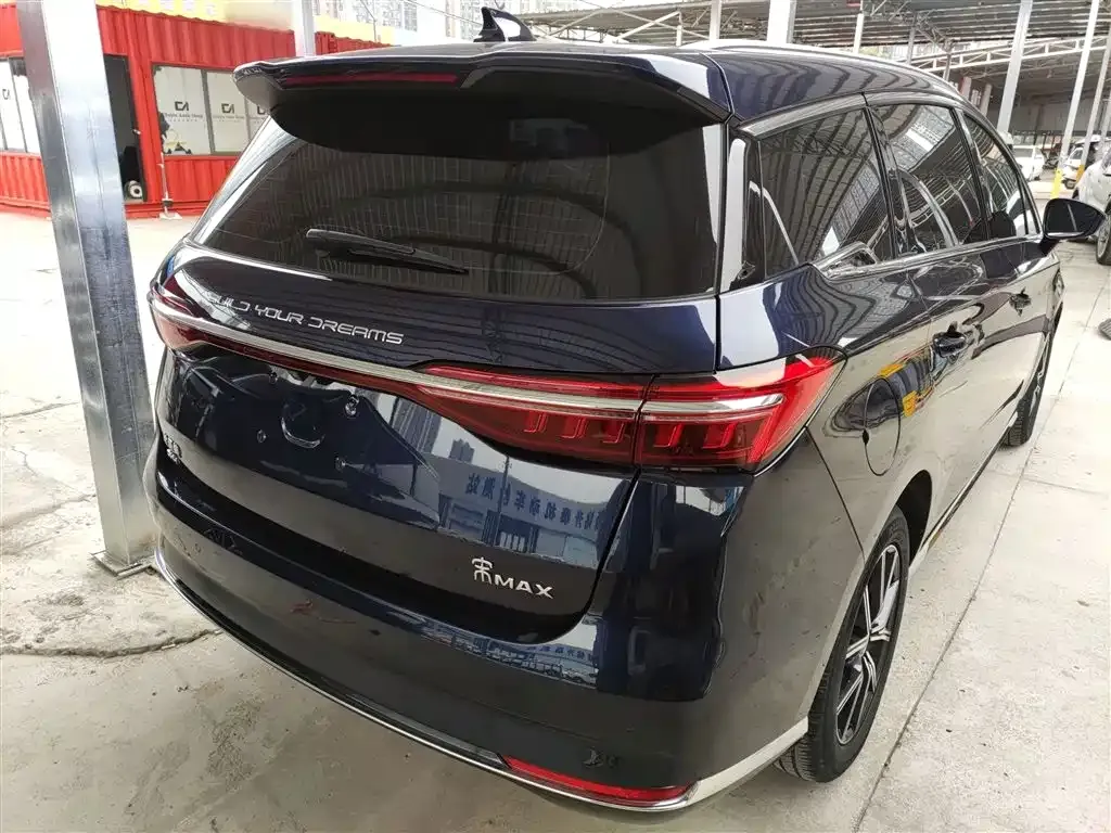 BYD MAX New Energy — фото 8