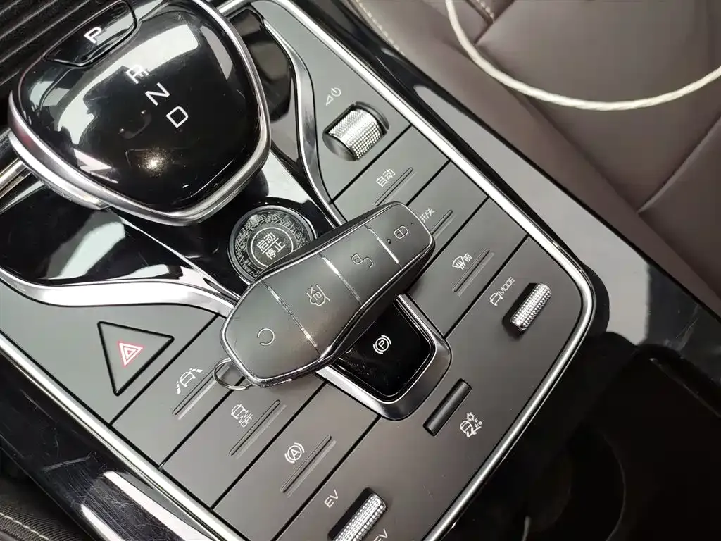 BYD MAX New Energy — фото 6