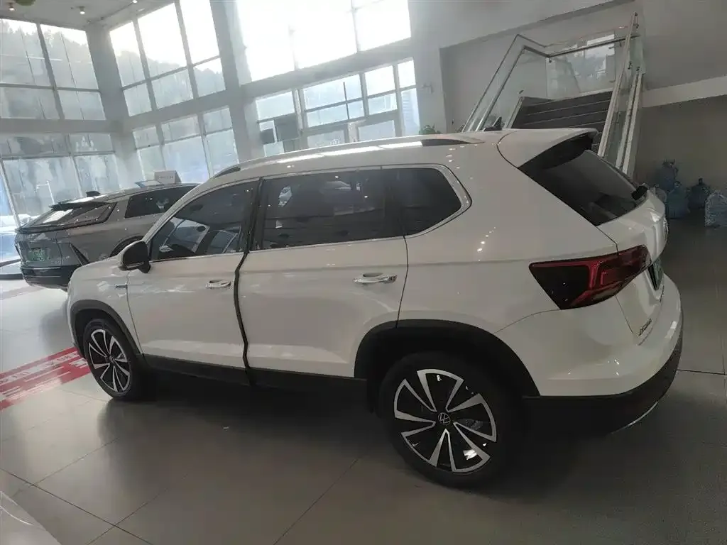 Volkswagen Tharu — фото 2