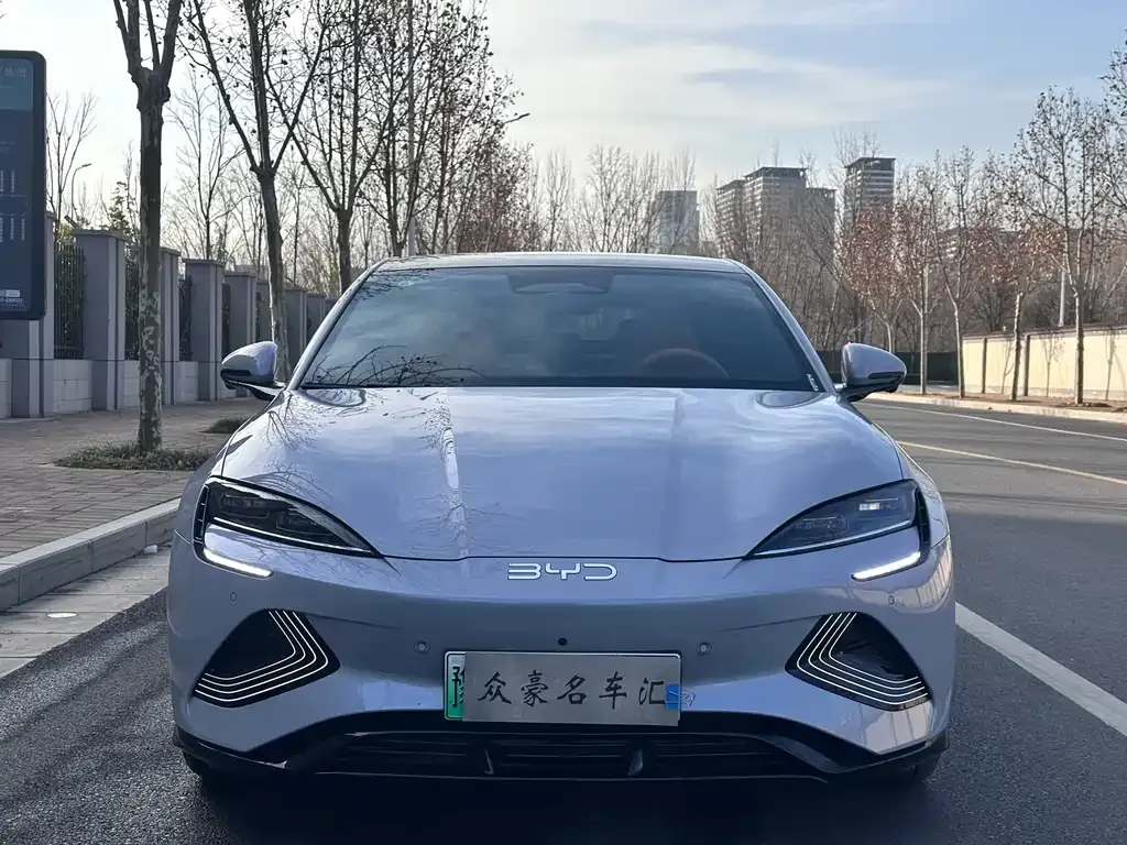BYD Seal — фото 2