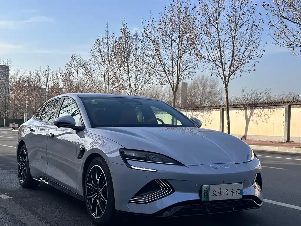 BYD Seal — фото 10