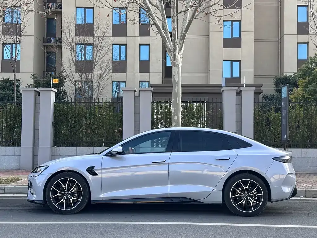 BYD Seal — фото 9