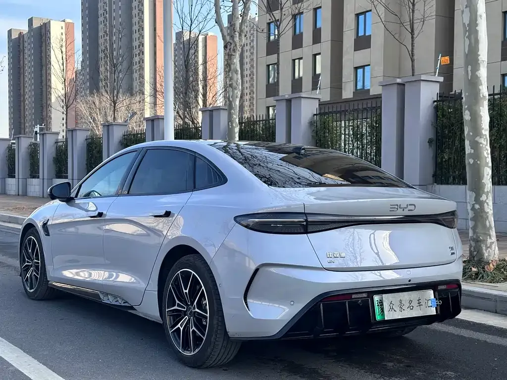 BYD Seal — фото 4