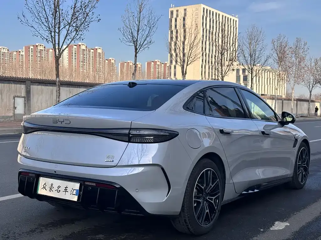 BYD Seal — фото 8