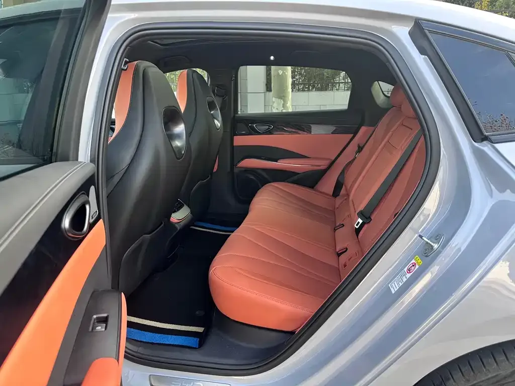BYD Seal — фото 7
