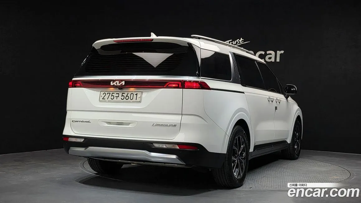 Kia Carnival — фото 9