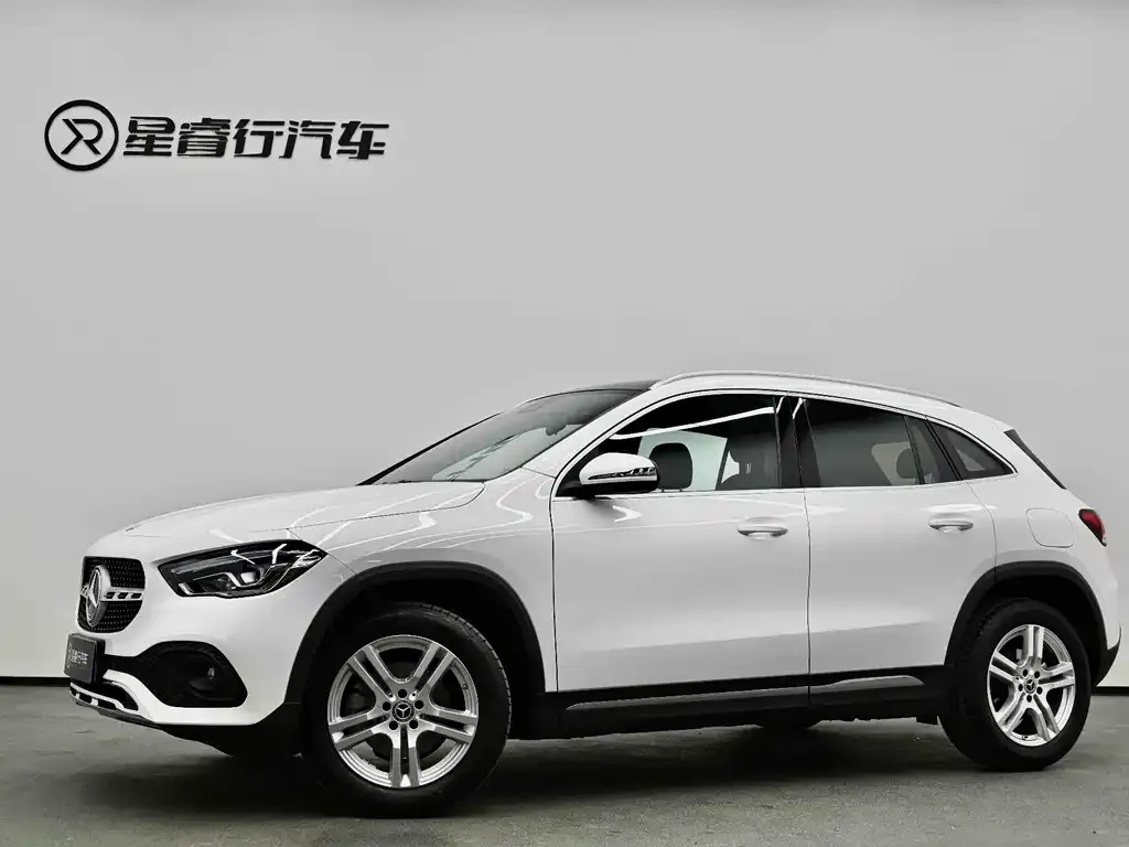 Mercedes-Benz GLA — фото 1