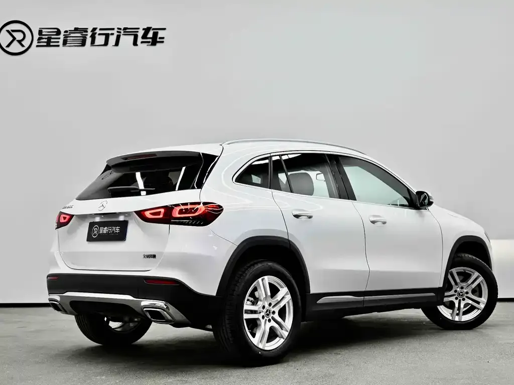 Mercedes-Benz GLA — фото 7