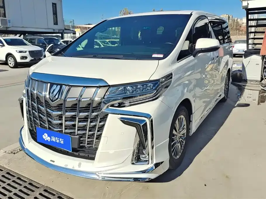 Toyota Vellfire — фото 1