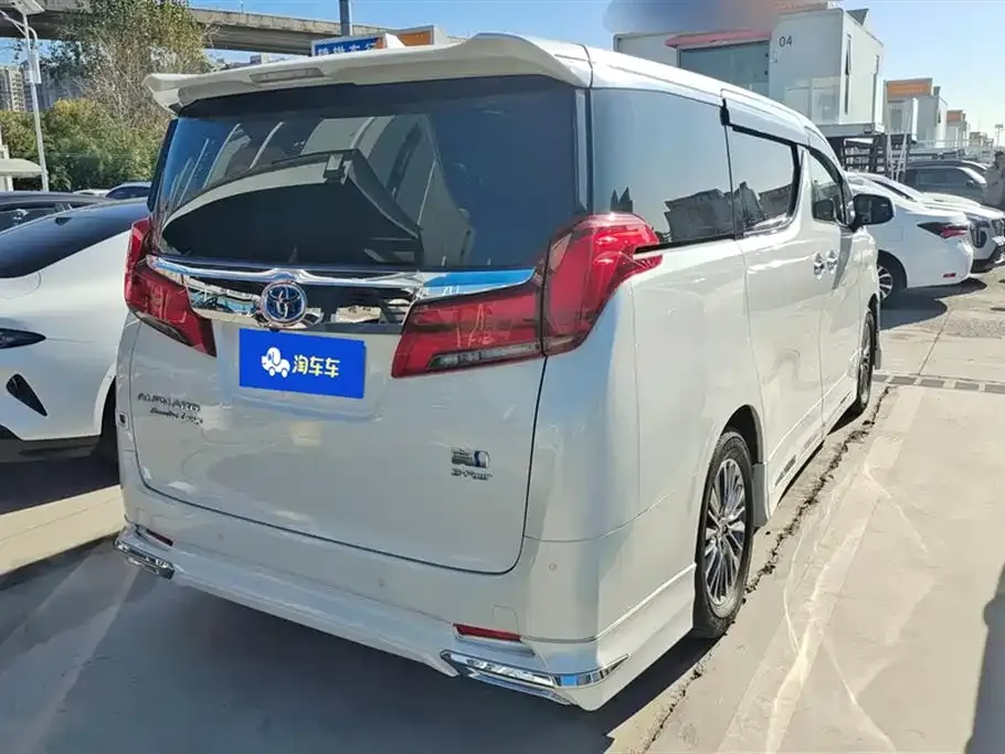 Toyota Vellfire — фото 9