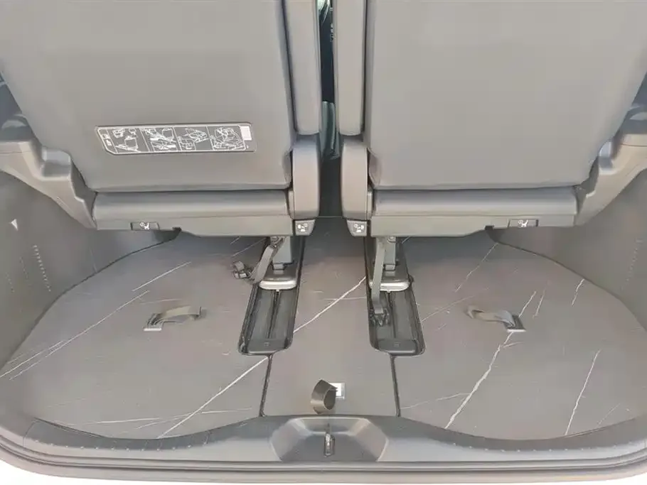 Toyota Vellfire — фото 2