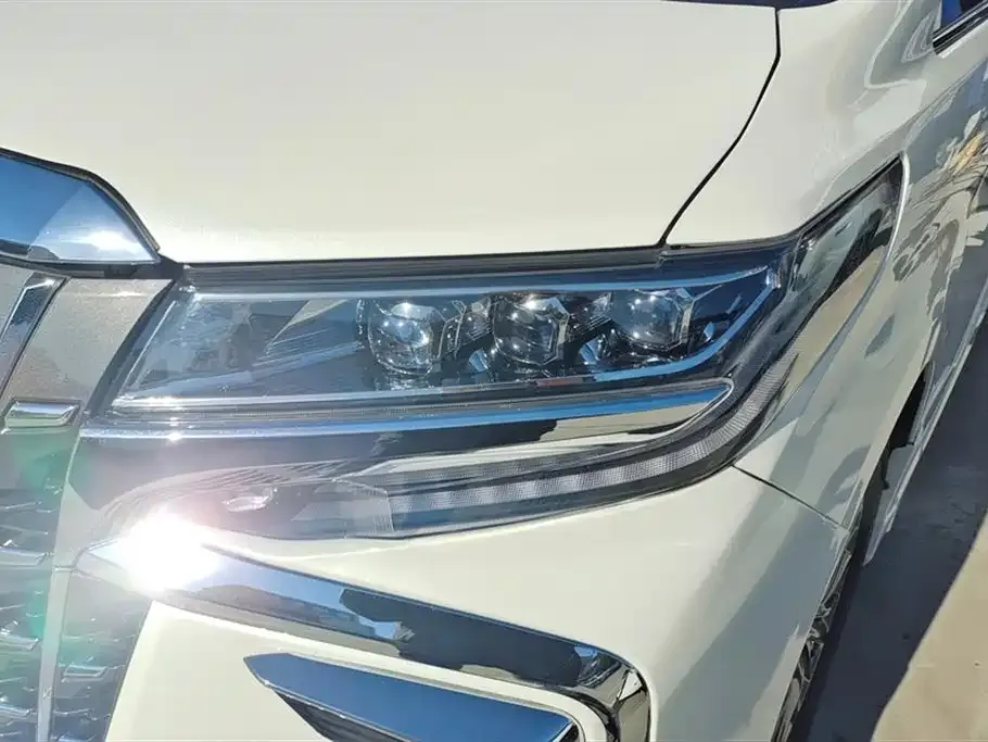 Toyota Vellfire — фото 7