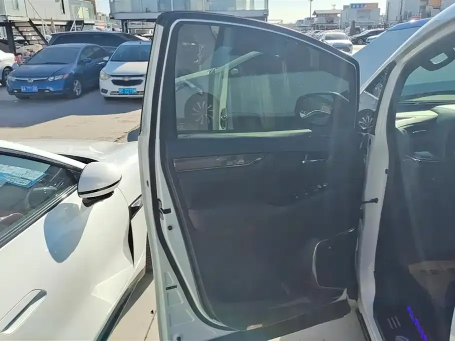Toyota Vellfire — фото 6