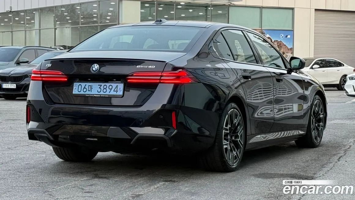 BMW i5 — фото 10