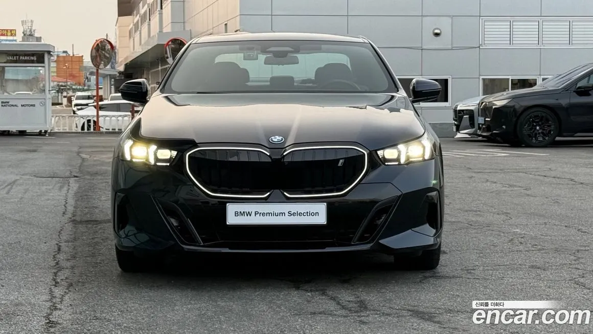 BMW i5 — фото 2