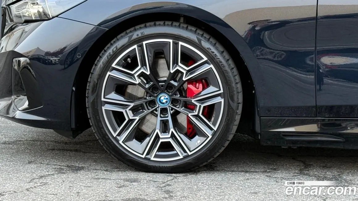 BMW i5 — фото 9