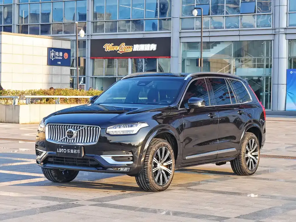Volvo XC90 — фото 1