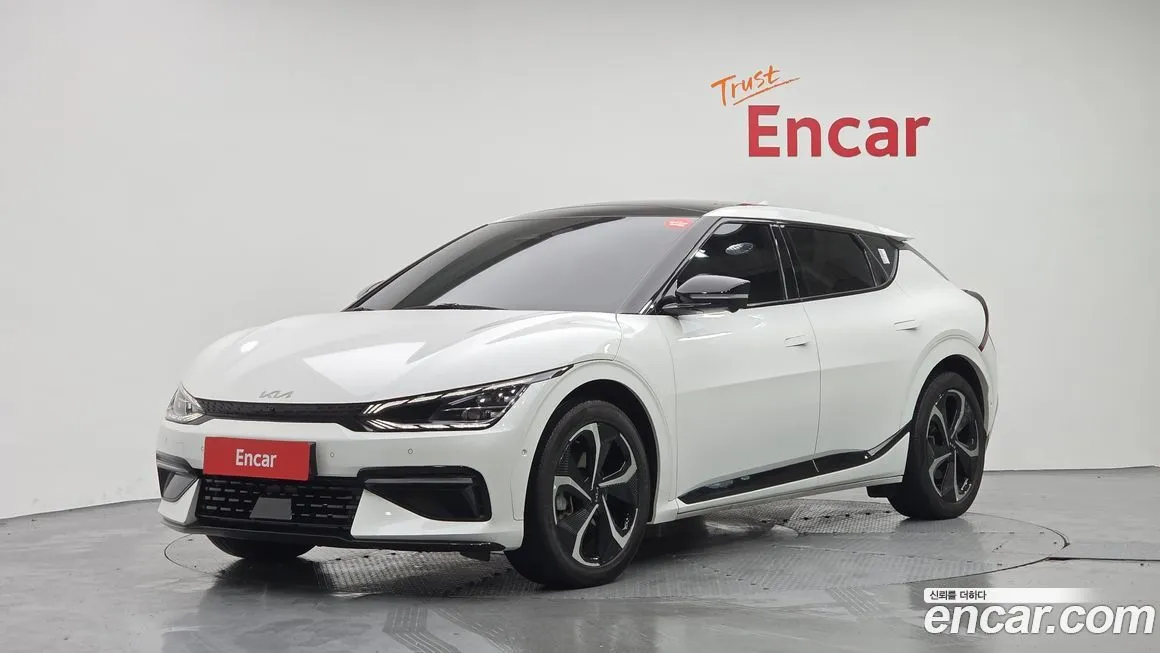 Kia EV6 — фото 1