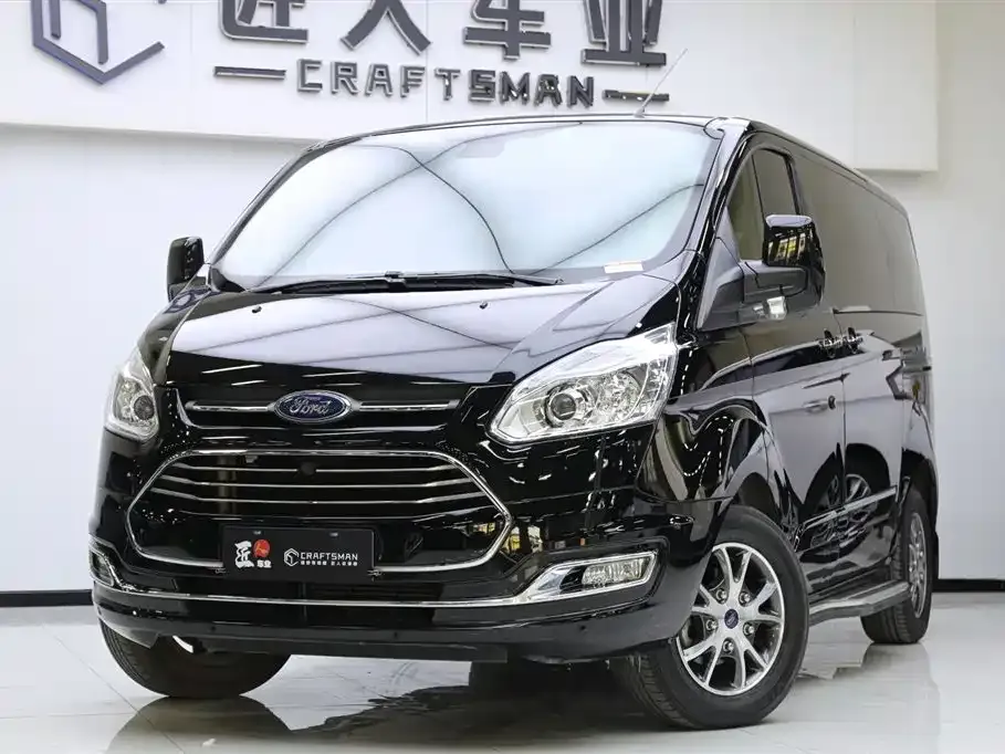 Ford Tourneo — фото 9