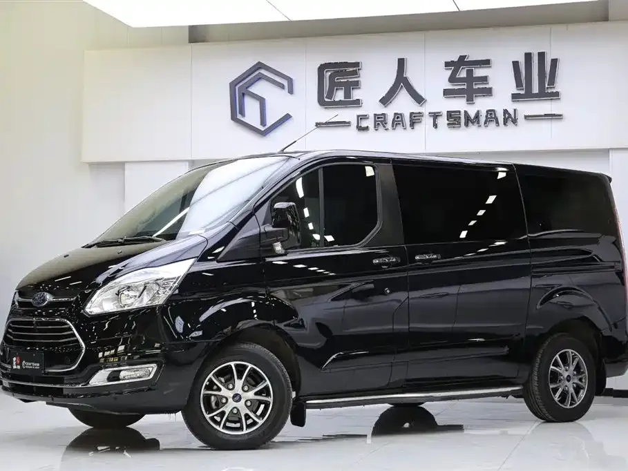 Ford Tourneo — фото 7