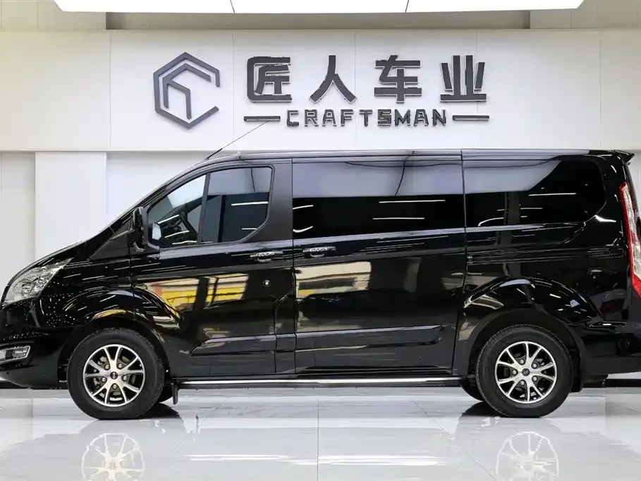 Ford Tourneo — фото 4
