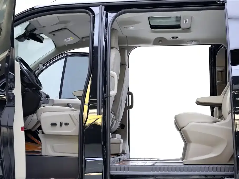 Ford Tourneo — фото 8