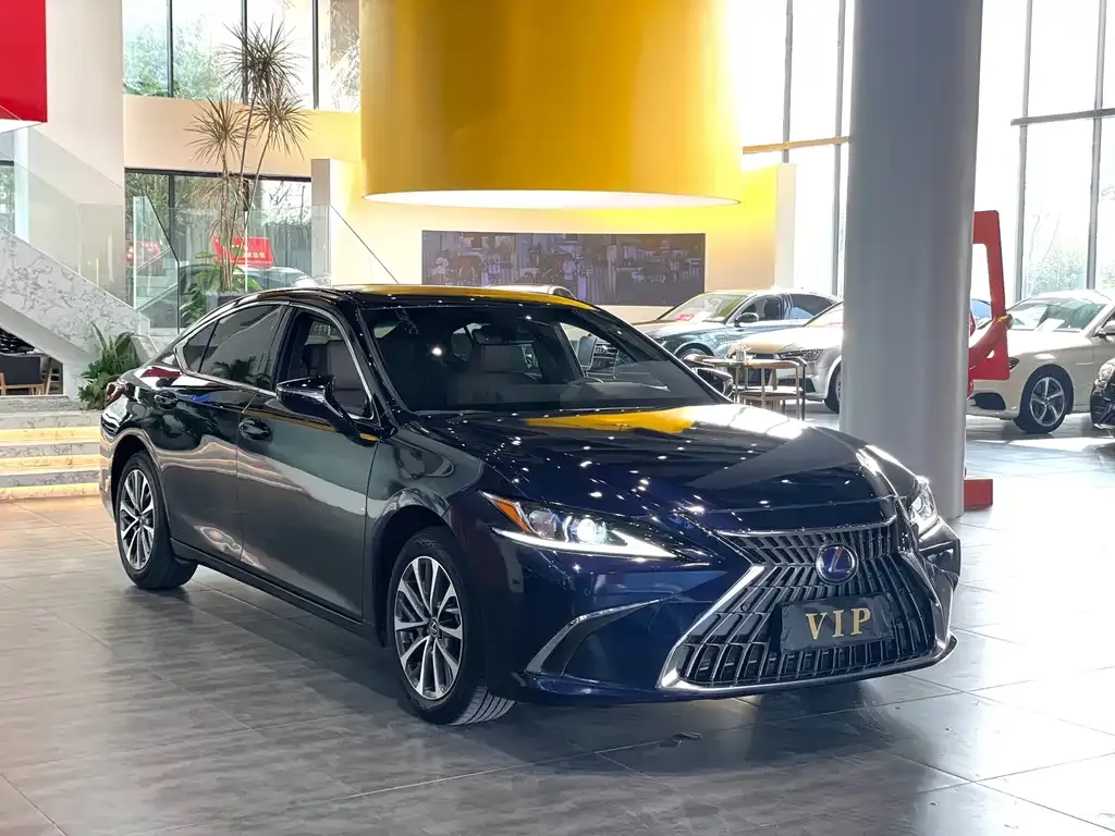 Lexus ES — фото 5