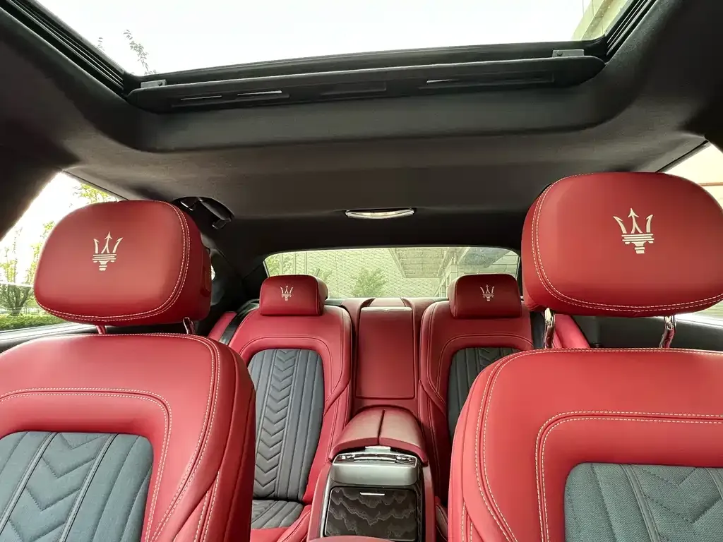 Maserati Quattroporte — фото 9