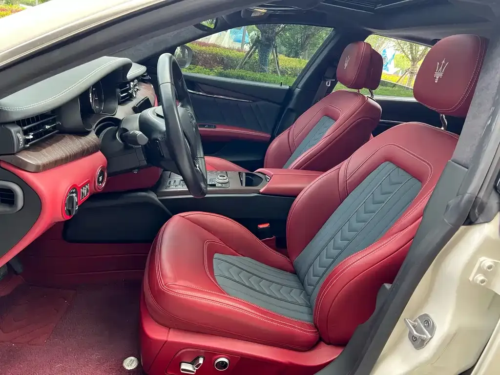 Maserati Quattroporte — фото 10