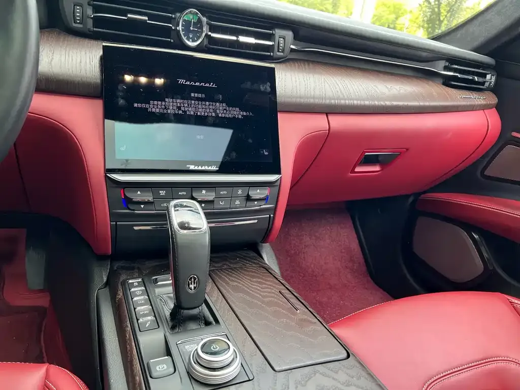 Maserati Quattroporte — фото 3