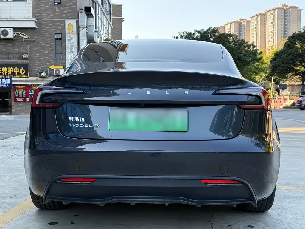 Tesla Model 3 — фото 2