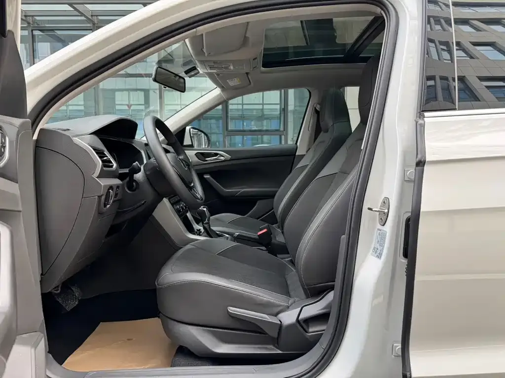 Volkswagen T-Cross — фото 3